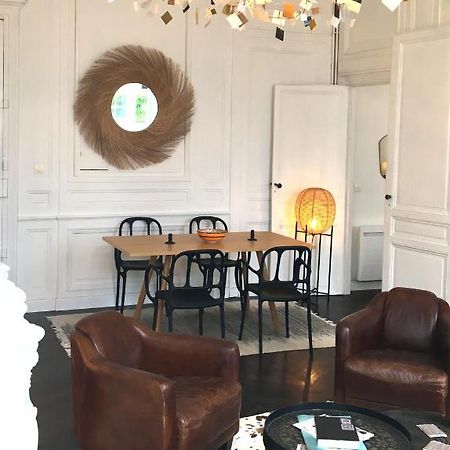 Chic Appartement In Bordeaux Golden Triangle Exterior photo