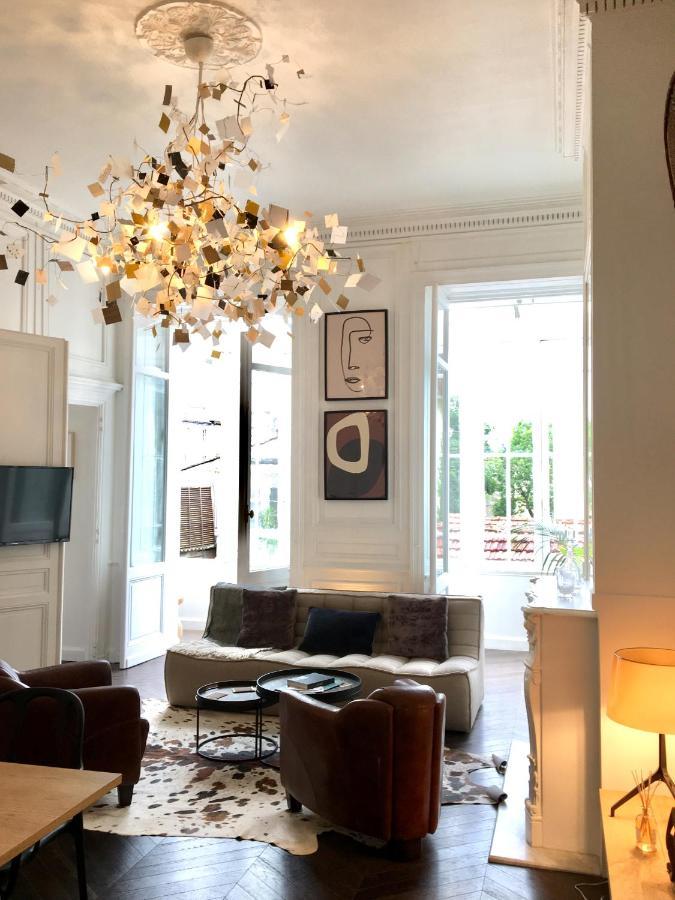 Chic Appartement In Bordeaux Golden Triangle Exterior photo